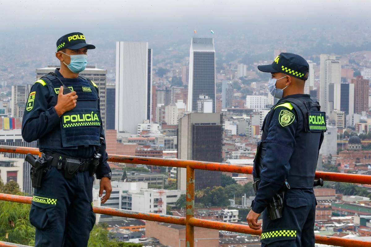 Desde los cerros se presta seguridad. FOTO. Manuel Saldarriaga