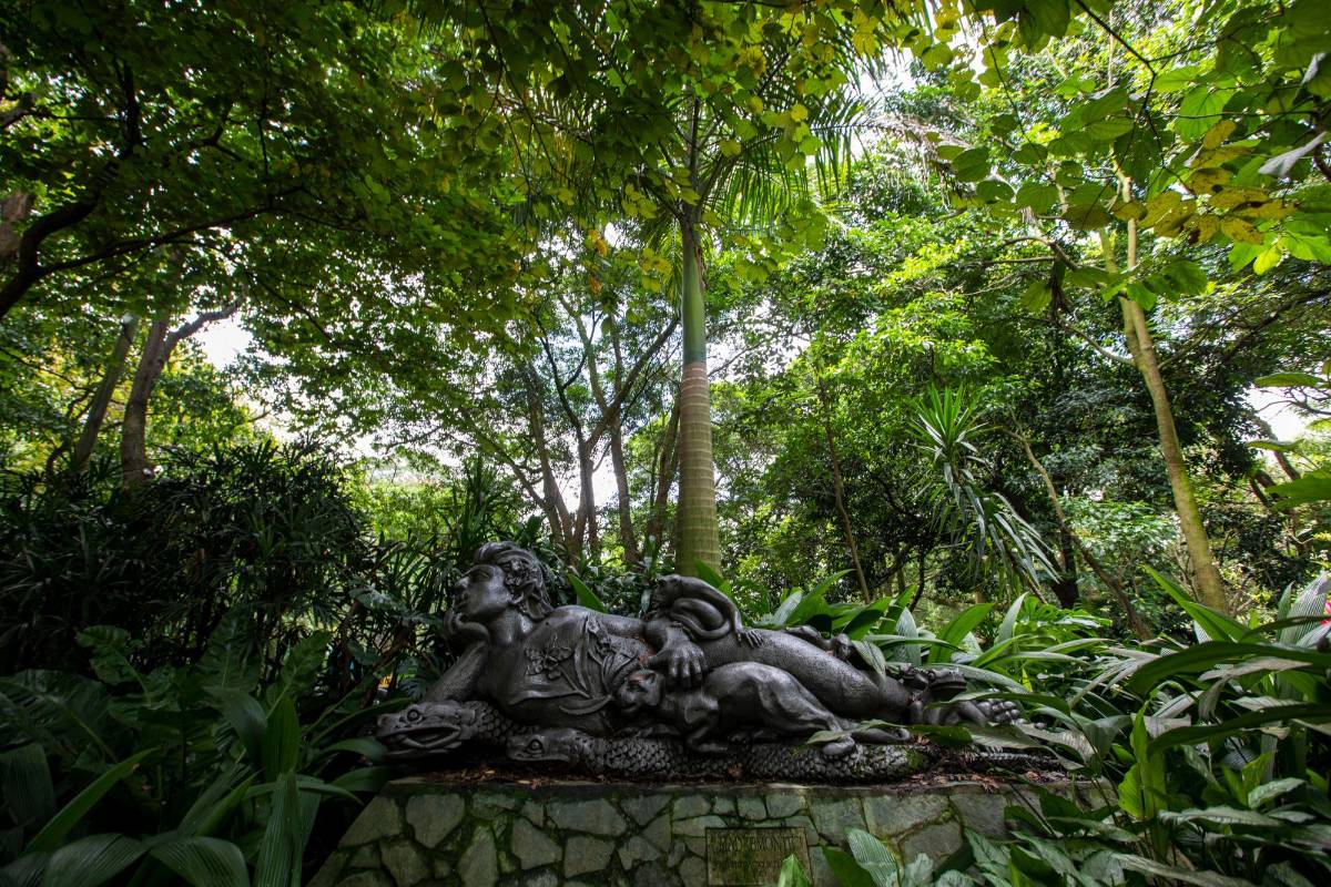 Escultura de la Madremonte del maestro José Horacio Betancur, anteriormente se encontraba en el Cerro Nutibara. Foto: Edwin Bustamante