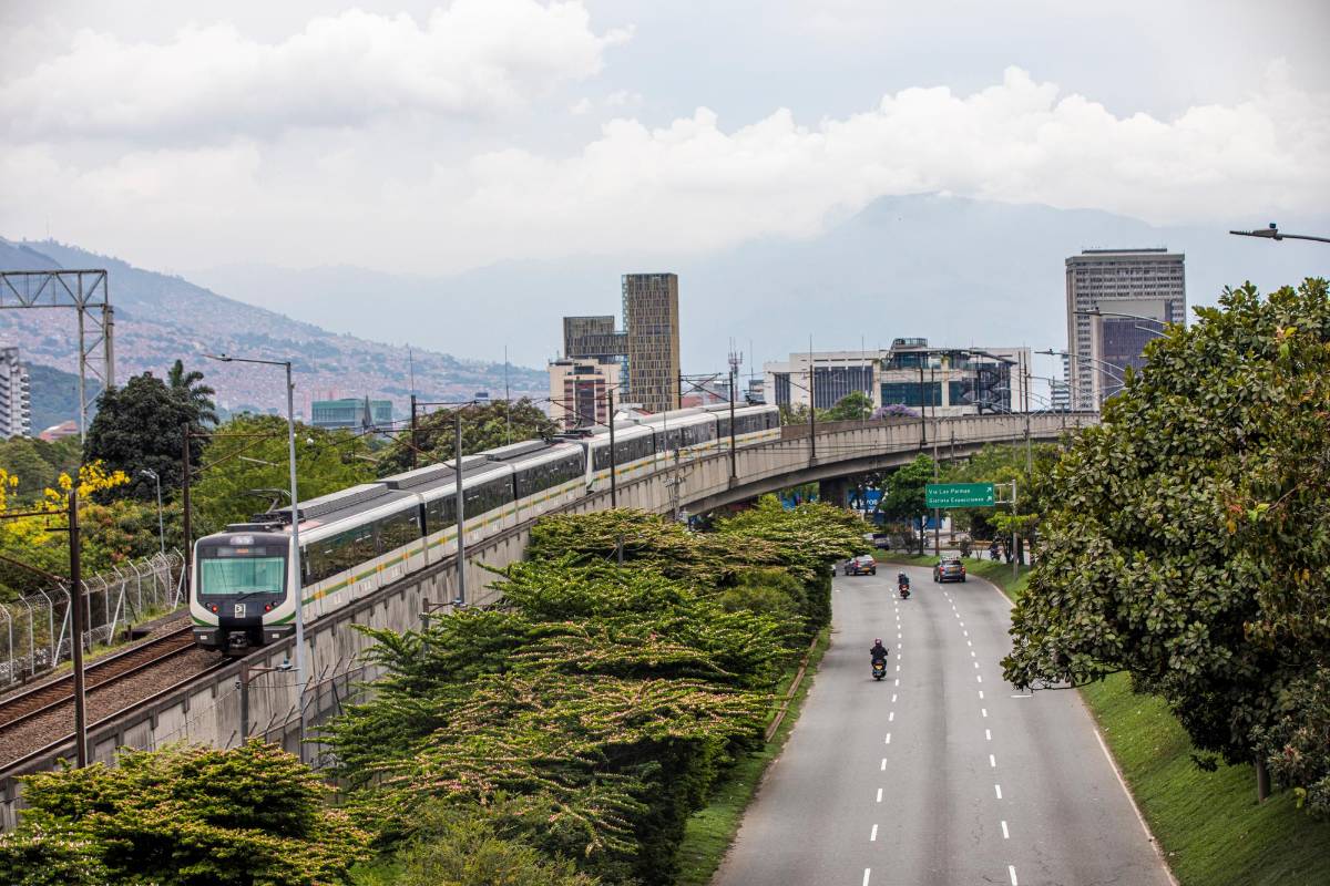 Avenida Regional a la altura de la estación Industriales. Foto: Carlos Velásquez