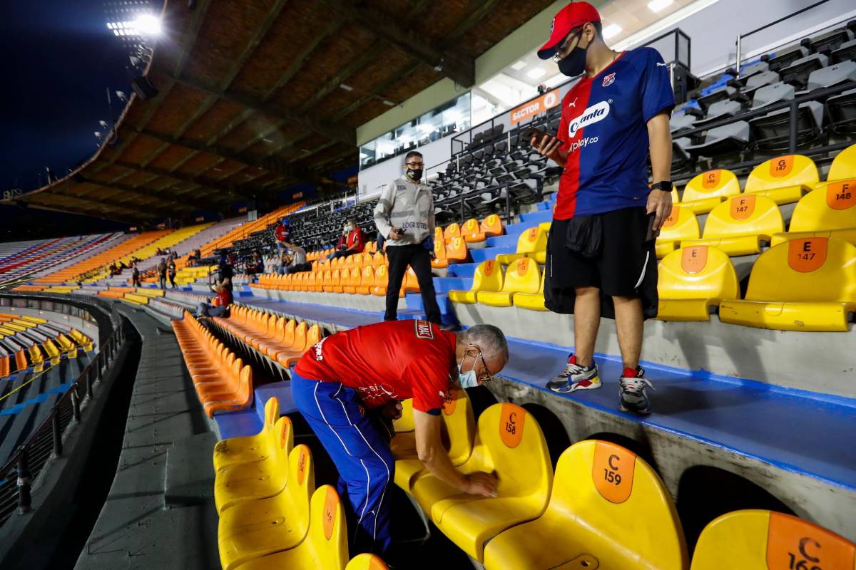 El aforo permitido fueron 3.000 hinchas, distribuidos entre las tribunas de norte y occidente, eso equivale a las entradas permitidas al estadio Atanasio Girardot de Medellín. FOTOS MANUEL SALDARRIAGA
