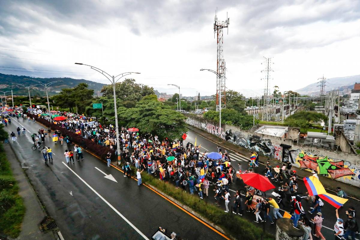 En completa tranquilidad avanzó la marcha hacia Parque del Artista en Itagüí. Foto: Manuel Saldarriaga Quintero