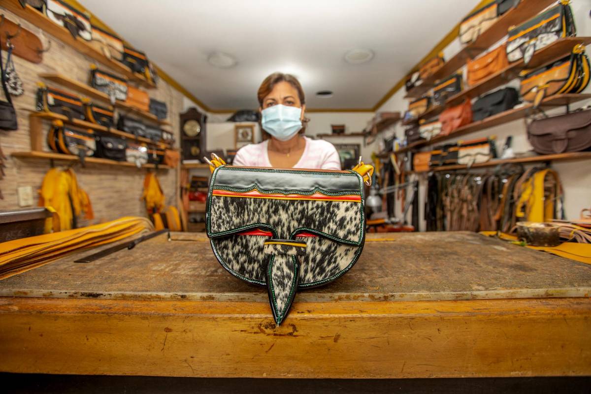 El proyecto también contempla la asignación de un presupuesto para la construcción de esculturas del carriel en los municipios de Jericó y Envigado, además, se apoyarán escuelas-taller en ambas localidades para mantener viva esta tradición. Foto: Camilo Suárez
