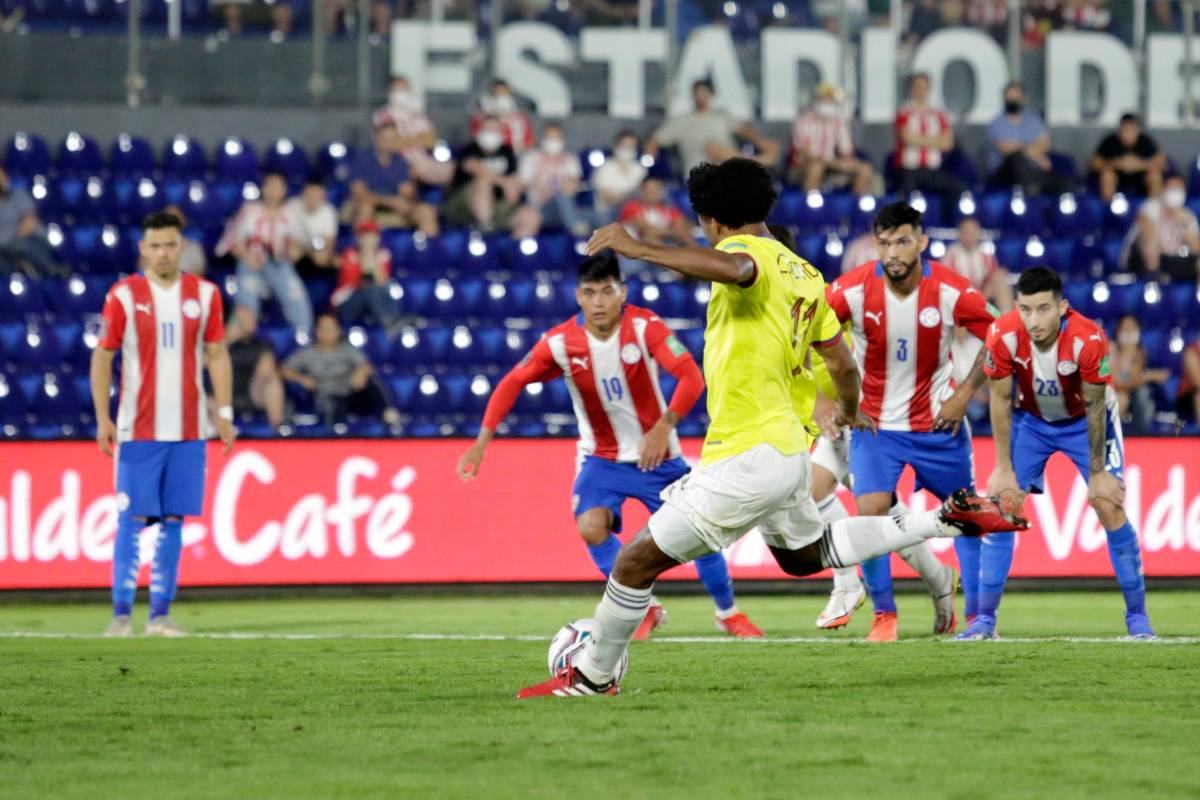 Colombia llega a este encuentro en Asunción con números favorables: salió victoriosa ante los guaraníes en las Eliminatorias 2002, 2006, 2010, 2014 y 2018. Foto: Getty