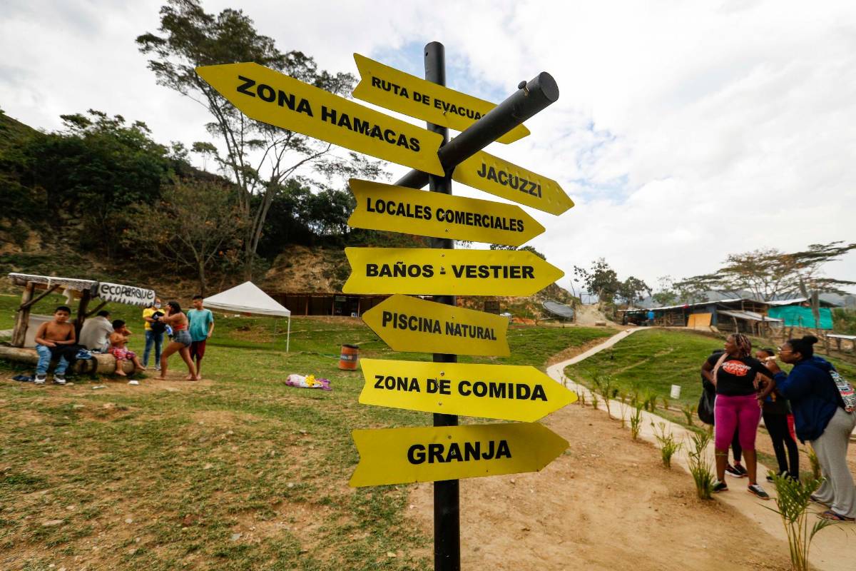 “Con este parque, lo queremos es devolverle a los habitantes de la 13, y de Medellín, un espacio que nos habían arrebatado de las manos”, dice James Zuluaga, administrador y fundador. Foto: Manuel Saldarriaga Quintero.
