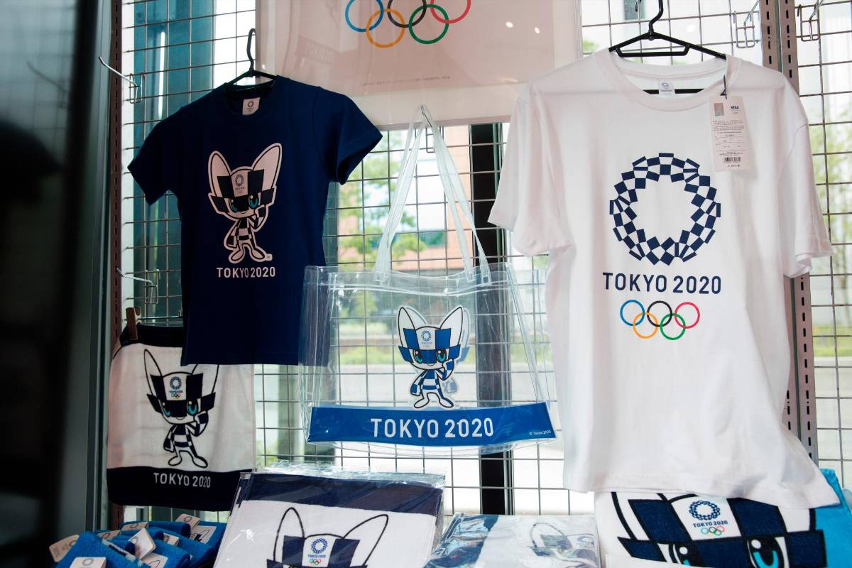 La mercancía con el logo de los Juegos Olímpicos de Tokio 2020 a sido uno de los regalos preferidos escogidos por los japoneses . FOTOS GETTY