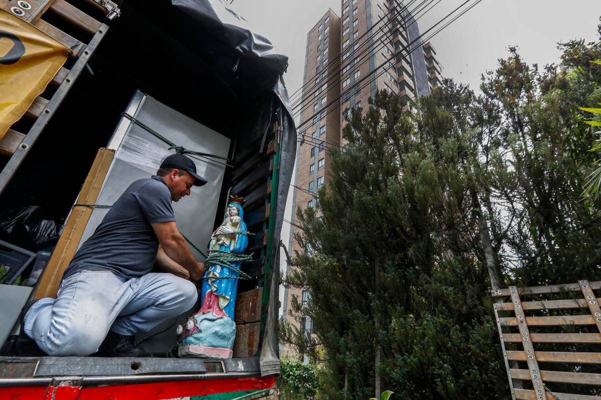 La alcaldía de Medellín dio plazo de 48 horas para el desalojo. Foto: Manuel Saldarriaga