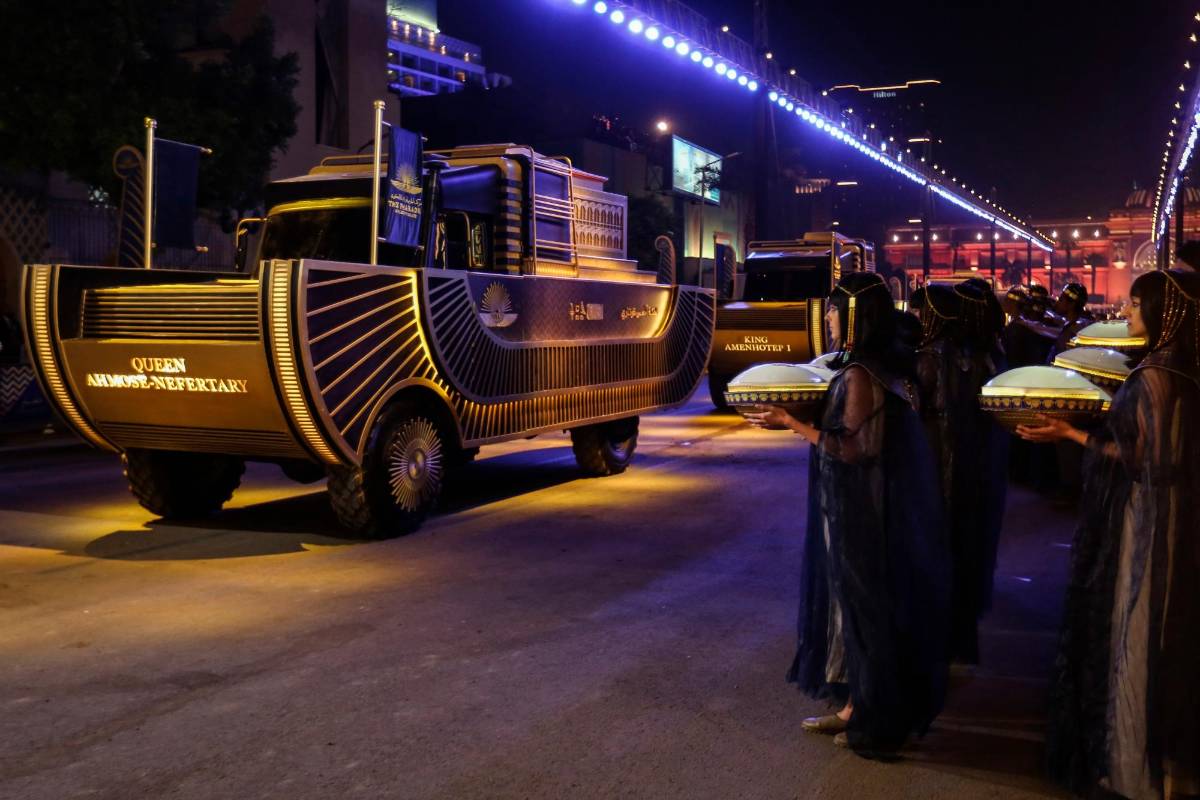 Decenas de personas asistieron al desfile que cambió el lugar de las momias de los faraones. Foto: Getty 