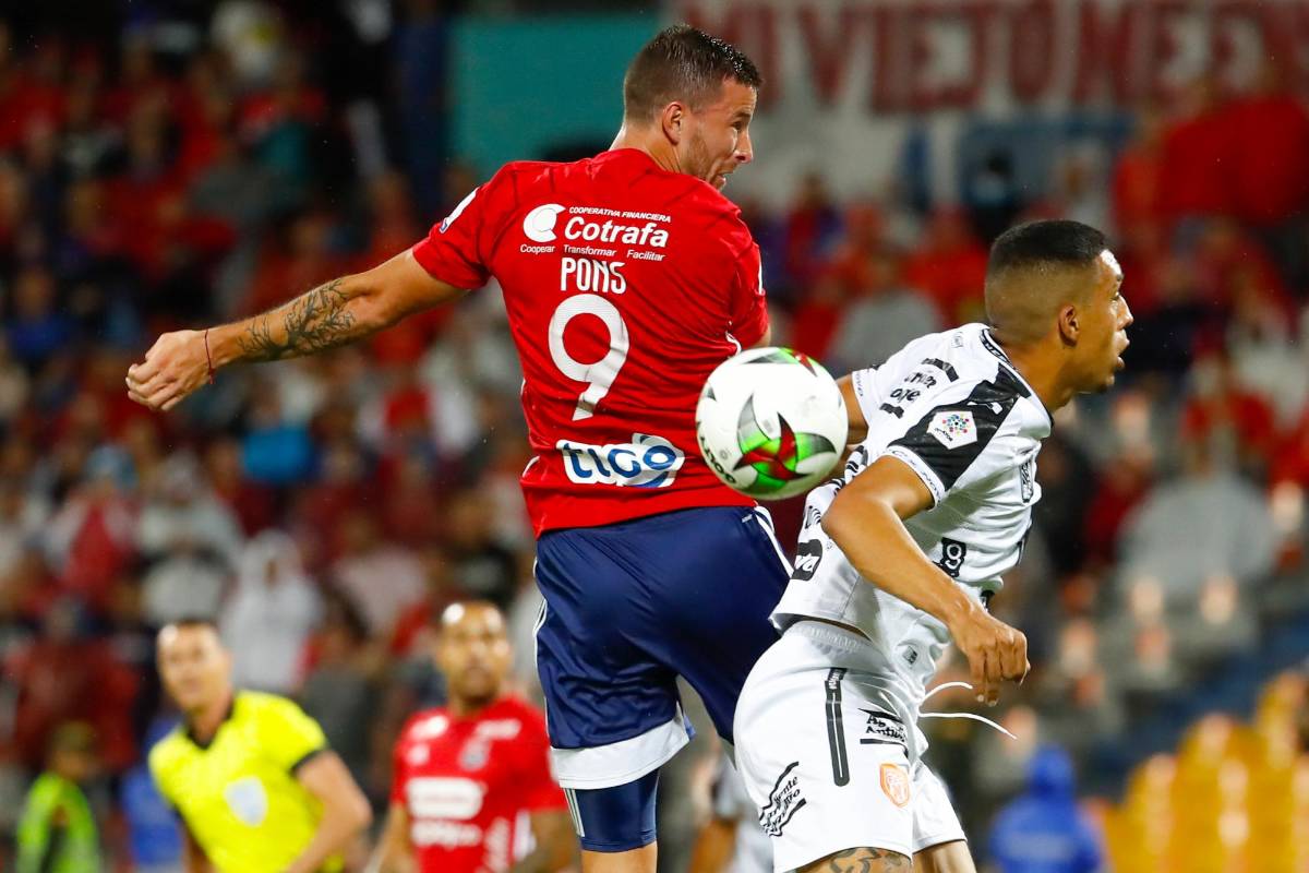 Luciano Pons fue un peligro constante en el arco rival. Foto: MANUEL SALDARRIAGA QUINTERO.