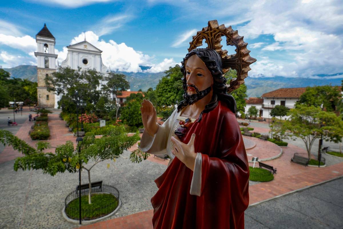 A pesar de que está prohibida las procesiones por la pandemia, la Semana Santa será vivida con fervor en Santa Fe de Antioquia, son 450 años de tradición que todavía está viva. Foto: Manuel Saldarriaga Quintero.