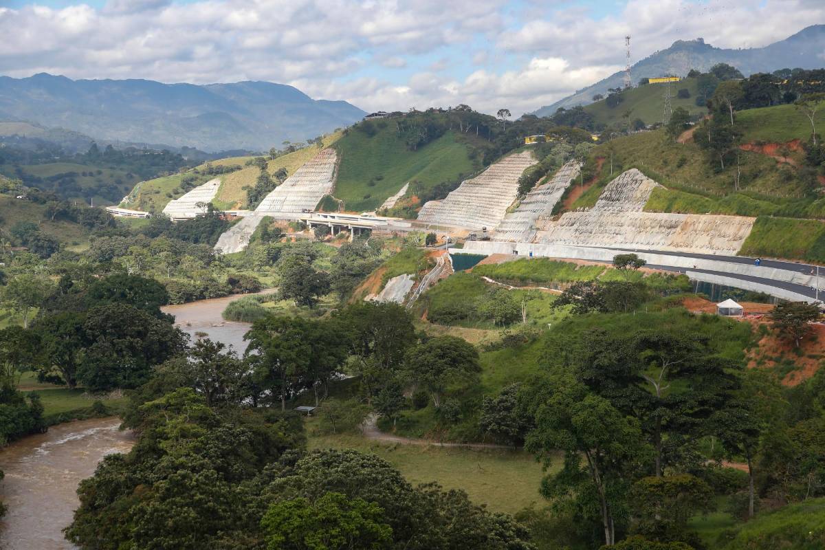 Las Vías del Nus pondrán a Medellín más cerca de municipios estratégicos en el camino hacia puertos en el Caribe y Pacífico. Foto: Manuel Saldarriaga Quintero.