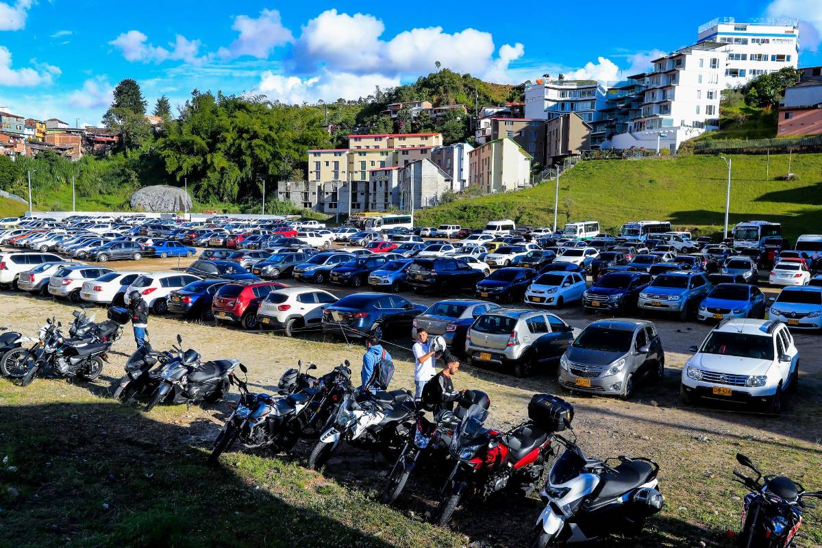 En los últimos fines de semana la reapertura económica en Guatapé y el Peñol, a sido total. Los turista han desbordado al máximo los hoteles, restaurantes y zonas de recreación. Fotos : Jaime Pérez