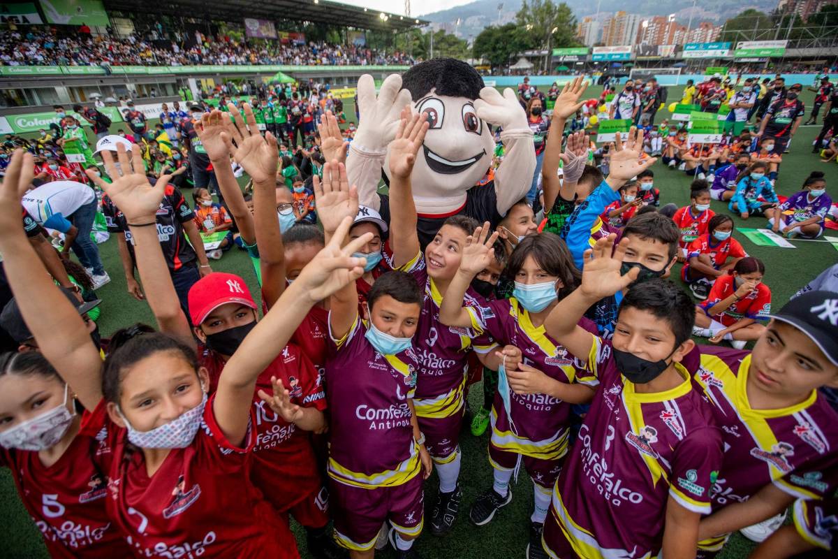 Durante dos semanas se reunirán en escenarios de Medellín y municipios aledaños cerca de 6.000 niños deportistas de México, Venezuela y diferentes regiones de Antioquia y Colombia. Foto: Carlos Velásquez