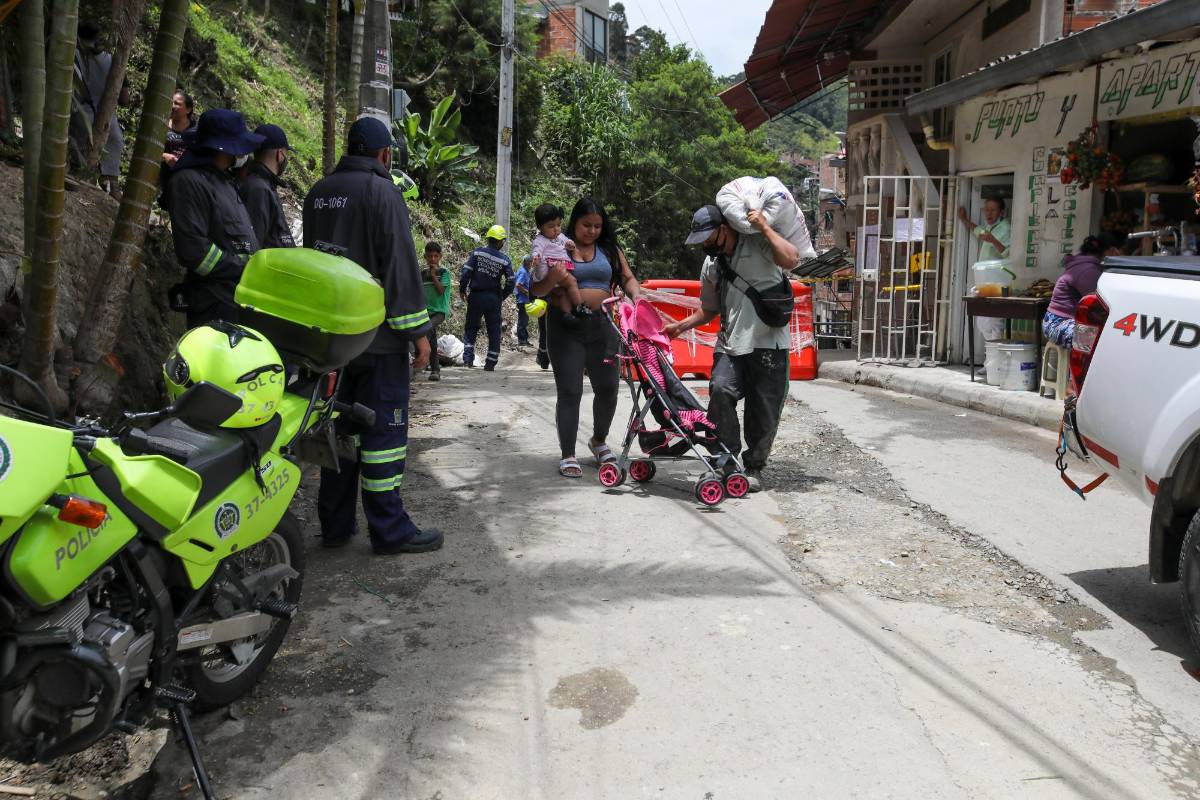 110 personas pertenecientes a 32 familias fueron evacuadas del sector y alojadas en hoteles y albergues. Foto: Edwin Bustamante