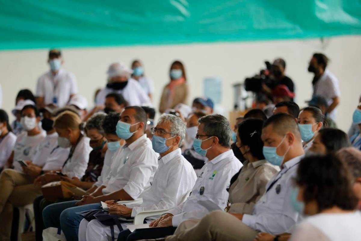 El encuentro fue liderado por el sacerdote Francisco de Roux. Foto: Camilo Suárez
