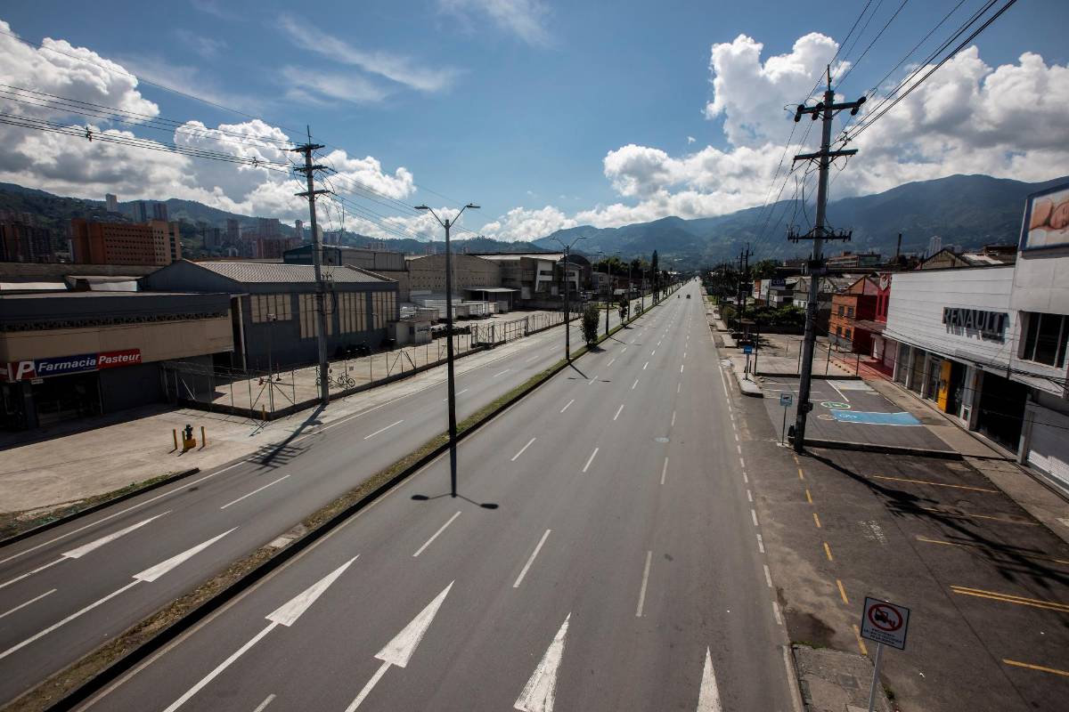 Autopista sur con calle 60, sector Itagüi. Foto. Camilo Suárez.
