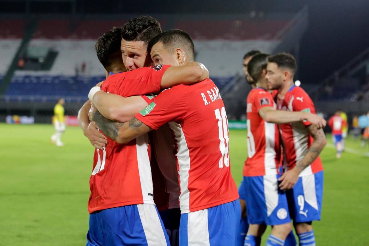 Antonio Sanabria puso el 1-0 en el Paraguay vs Colombia por Eliminatorias Qatar 2022. Foto: Getty