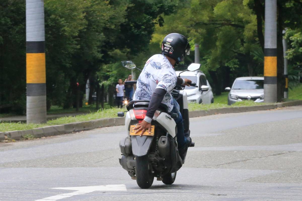 Según cifras de Runt con corte al primer trimestre del 2022, seis de cada 10 motocicletas no tienen el Seguro Obligatorio de Accidentes de Tránsito (Soat) activo. Foto: Esneyder Gutiérrez Cardona.