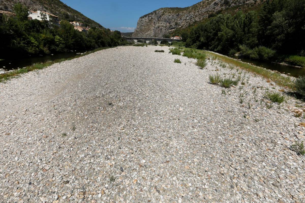 En Francia La sequía transformó el río Gardon. Foto: Getty