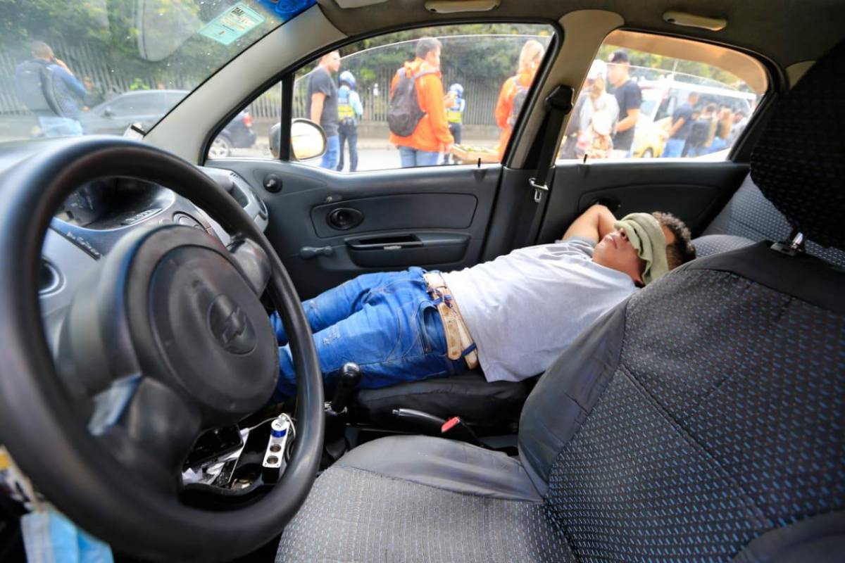 Hay bloqueos y paso intermitente en varios sectores del Valle de Aburrá. Foto: Esneyder Gutiérrez