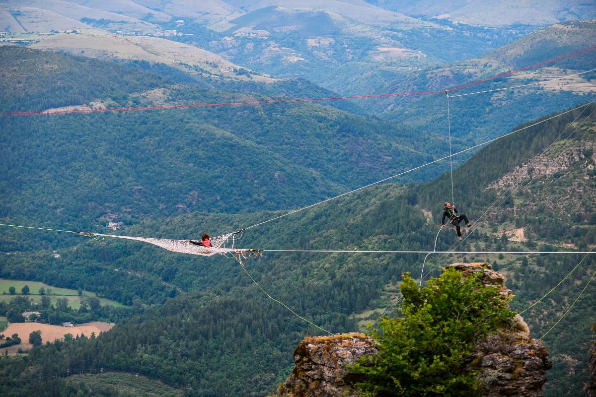 Desde esta red en el aire los visitantes pueden disfrutar de las impresionante vista de esa zona francesa. Foto: Getty