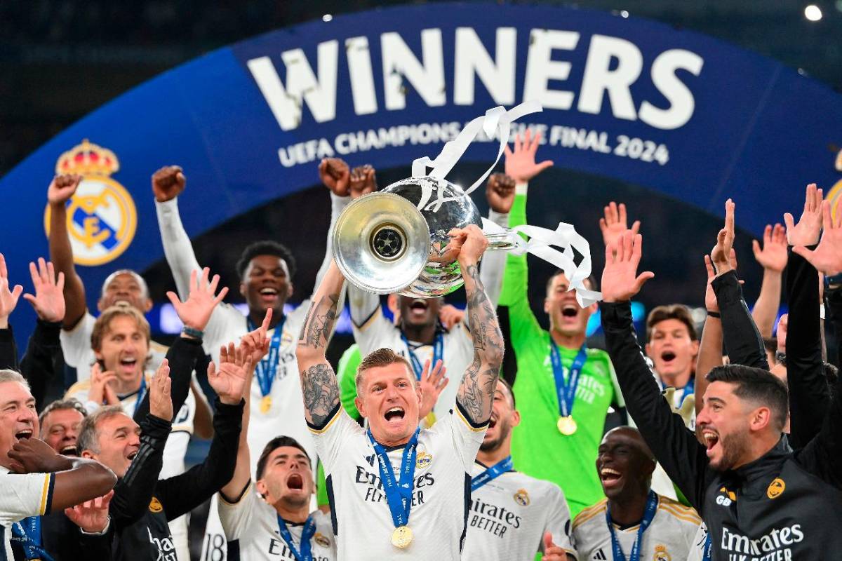 Toni Kroos se despidió de los aficionados del Real Madrid por lo alto, ganando el título de la Champions League. FOTO GETTY 