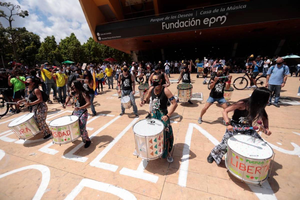 Colectivos musicales participan de las actividades que se realizan en el Parque de Los Deseos. Foto: Carlos Velásquez