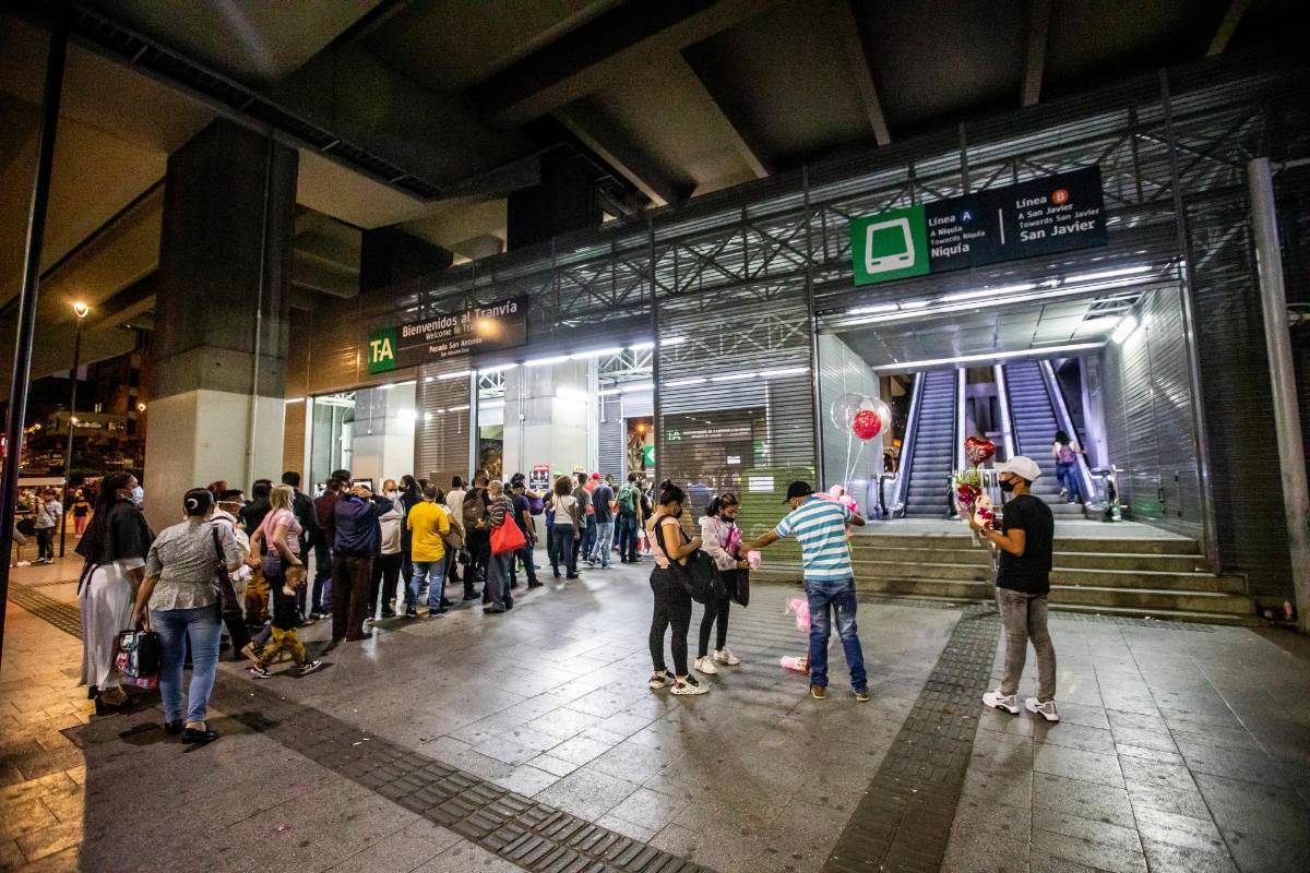 Acceso Tranvía Estación San Antonio. Foto: Carlos Velásquez