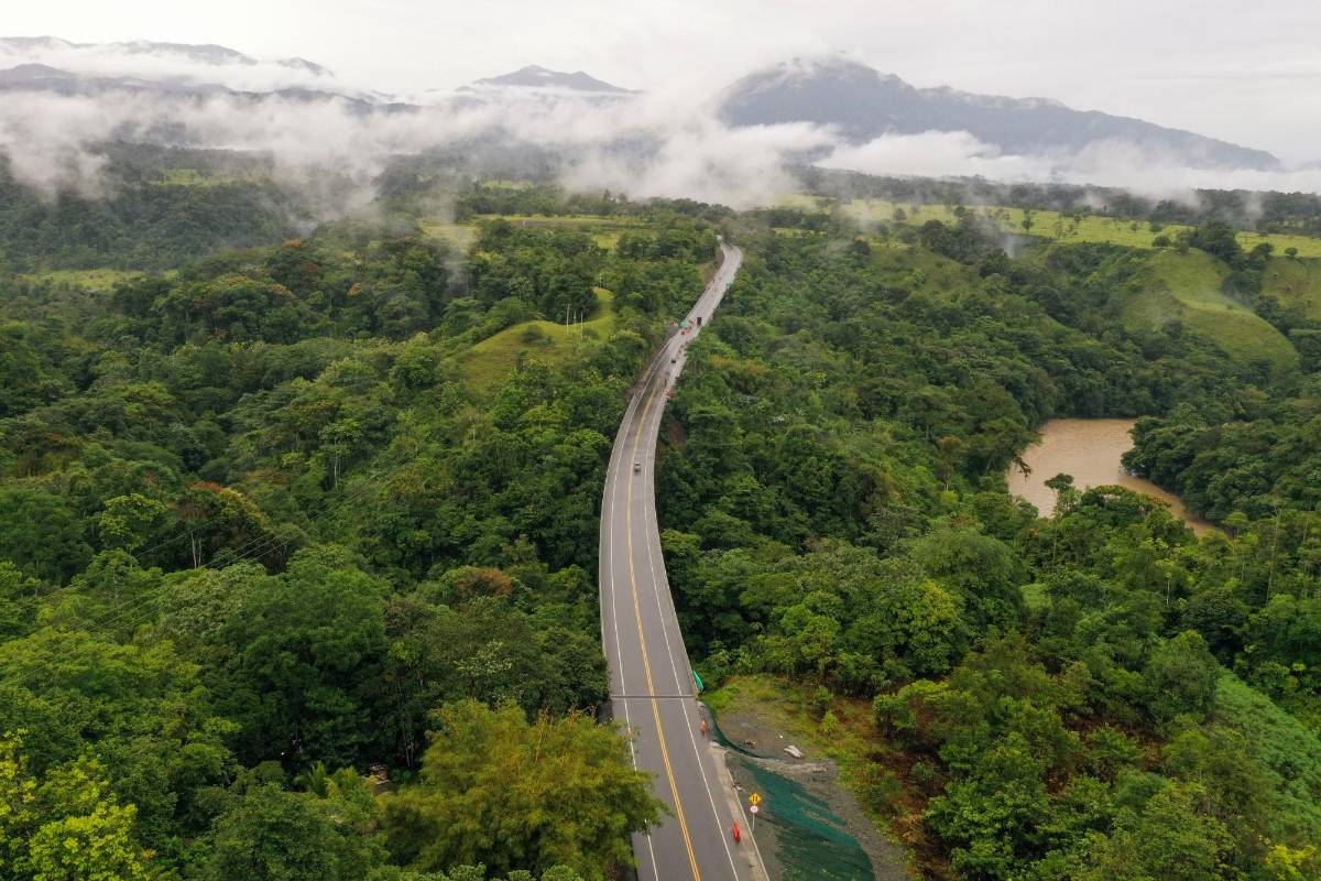 Las obras en los cuatro tramos que debieron reconstruirse rondan el 90 % de ejecución y se espera que para finales de este año ya puedan estar operando en su plenitud. Foto: MANUEL SALDARRIAGA QUINTERO.
