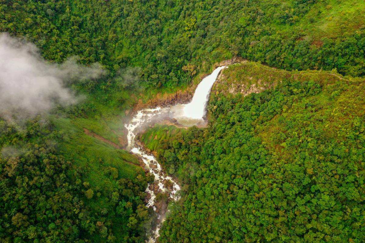 Las condiciones meteorológicas extremas y la contaminación ambiental son algunas de las consecuencias que afronta el ser humano al no cuidar correctamente el planeta Tierra. Foto: Camilo Suárez Echeverry 