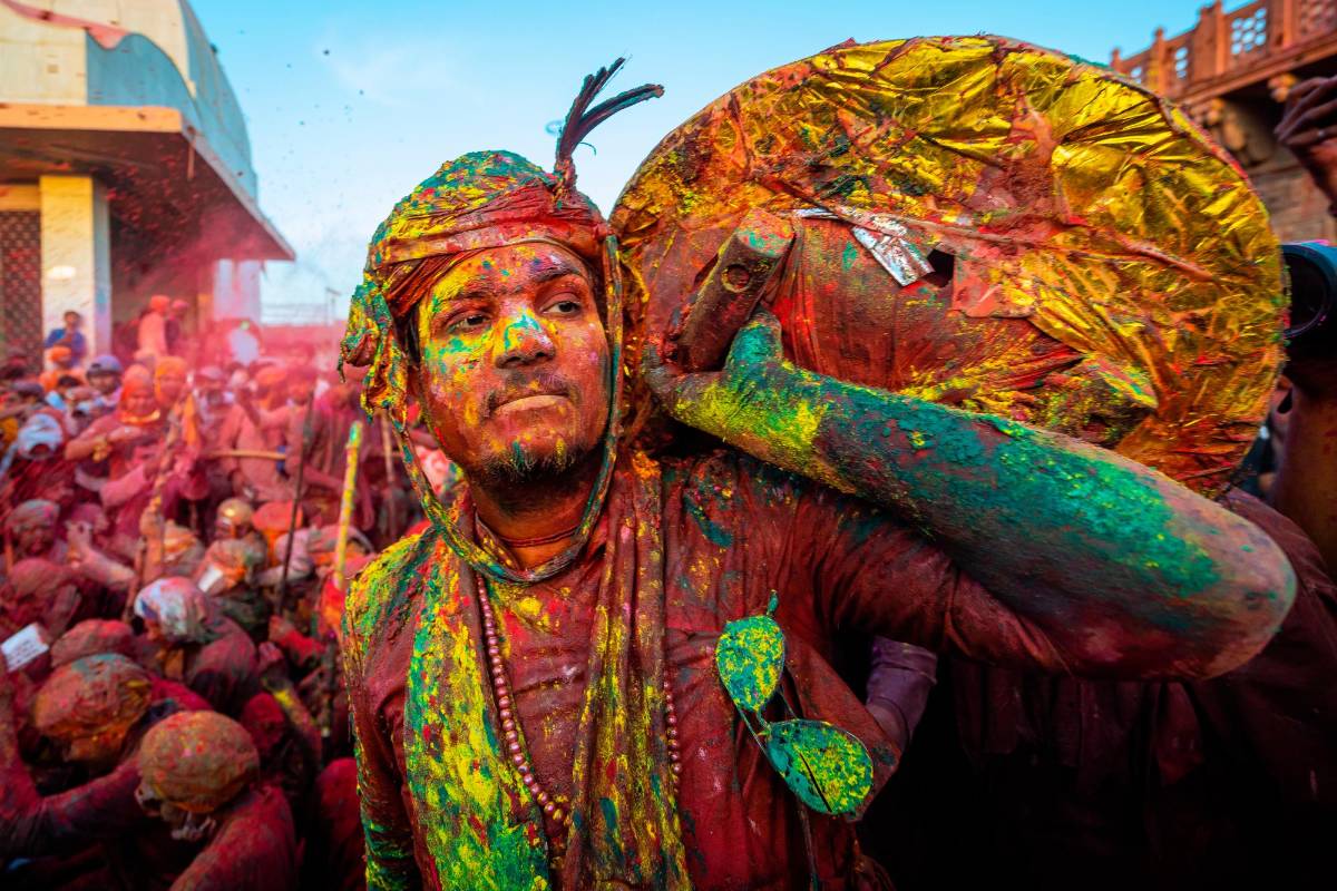 El Festival Holi tiene un carácter muy lúdico y especial ya que logra romper, al menos durante estos días, las barreras sociales entre ricos y pobres o entre hombres y mujeres, ya que todos ellos disfrutan conjuntamente de la fiesta. Foto: Getty