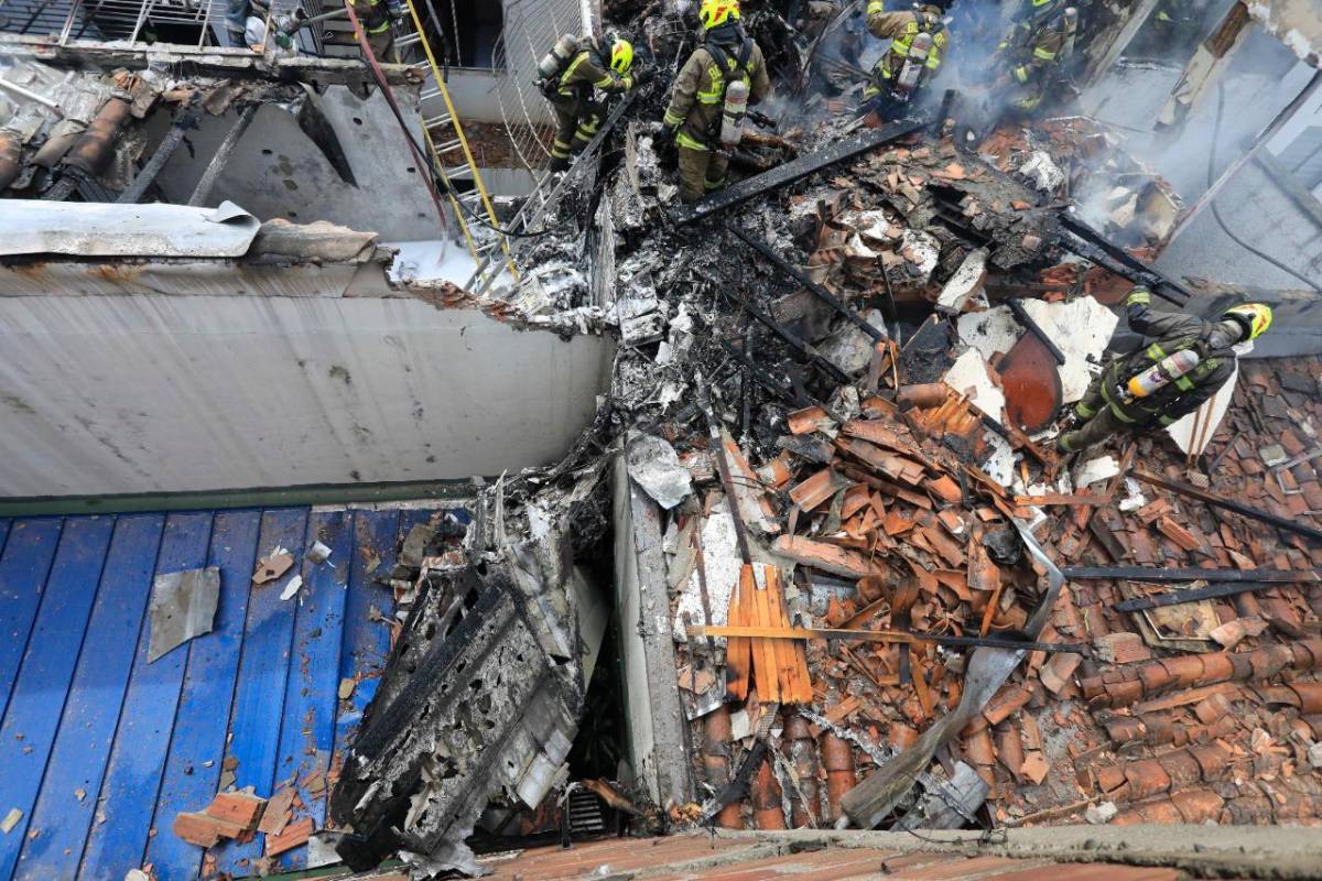 La aeronave que cayó sobre varias viviendas en el barrio Belén Rosales era una Piper Bimotor de matrícula HK5121, operada por la empresa de servicio de aerotaxi San Germán. FOTO: CORTESÍA