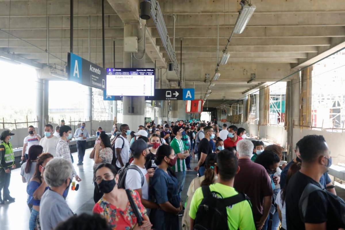 El Metro anuncia que habrá retrasos y que la situación podría tomar varios días. Foto: Camilo Suárez