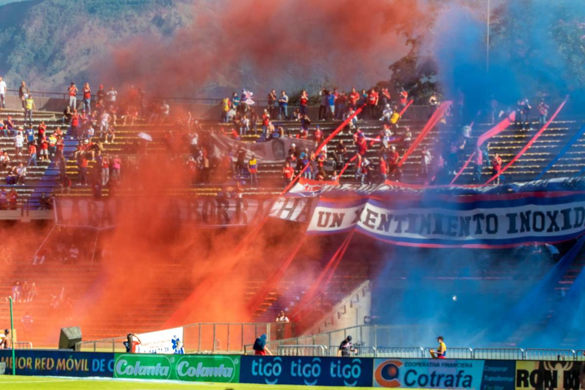 Unos 27 mil hinchas acompañaron al Equipo del Pueblo. Foto: Juan Antonio Sánchez Ocampo