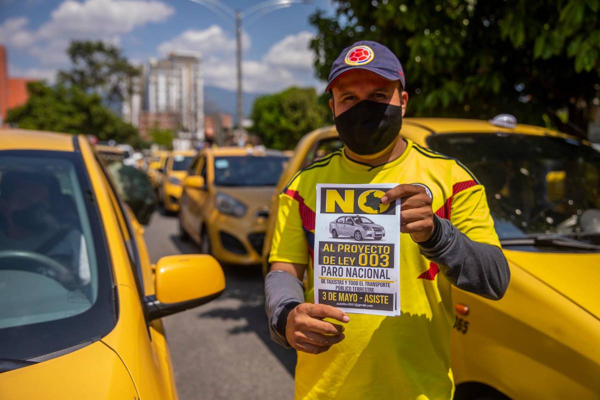 La propuesta ya ha generado movilizaciones similares en otras ciudades como Neiva, Cali y Bogotá, por lo que los taxistas anuncian un paro para el próximo 3 de mayo. Foto: Carlos Velásquez