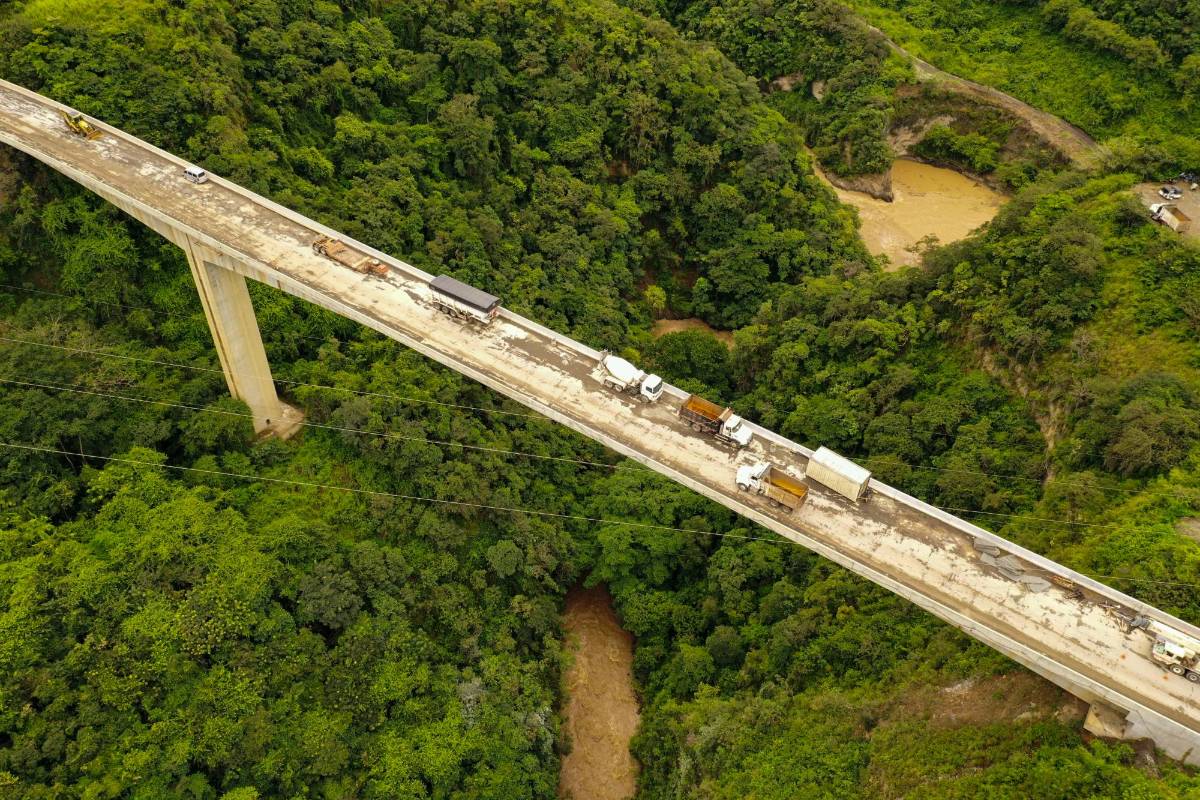 La concesión Autopistas Urabá, se encargará de mantener en óptimas condiciones los otros dos tramos, Mutatá-El Tigre (Apartadó) y El Tigre-Necoclí, construidos y administrados por Vías de las Américas y que serán integrados a las vías 4G. Foto: MANUEL SALDARRIAGA QUINTERO.