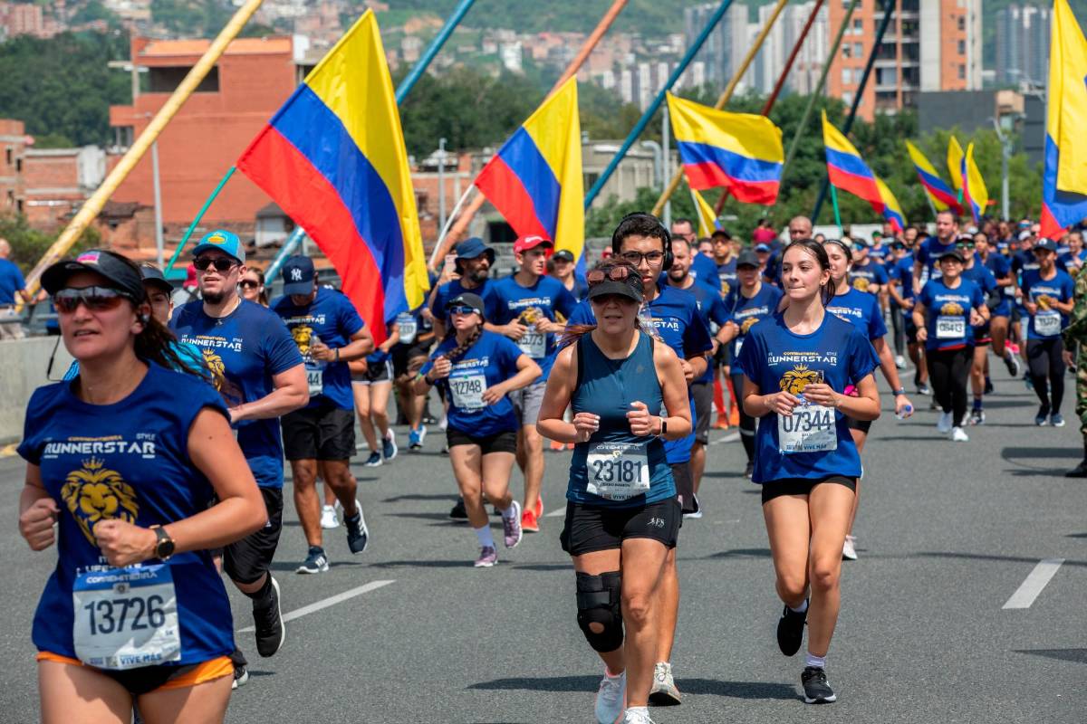 Como es tradicional, los corredores realizaron su recorrido al ritmo de agrupaciones musicales que animarán toda la actividad. Foto: Camilo Suárez Echeverry