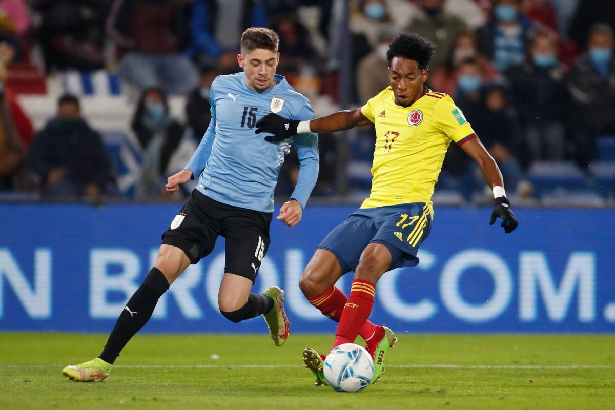 Los duelos entre Johan Mojica y Federico Valverde fueron en su mayoría ganados por el jugador Colombiano.