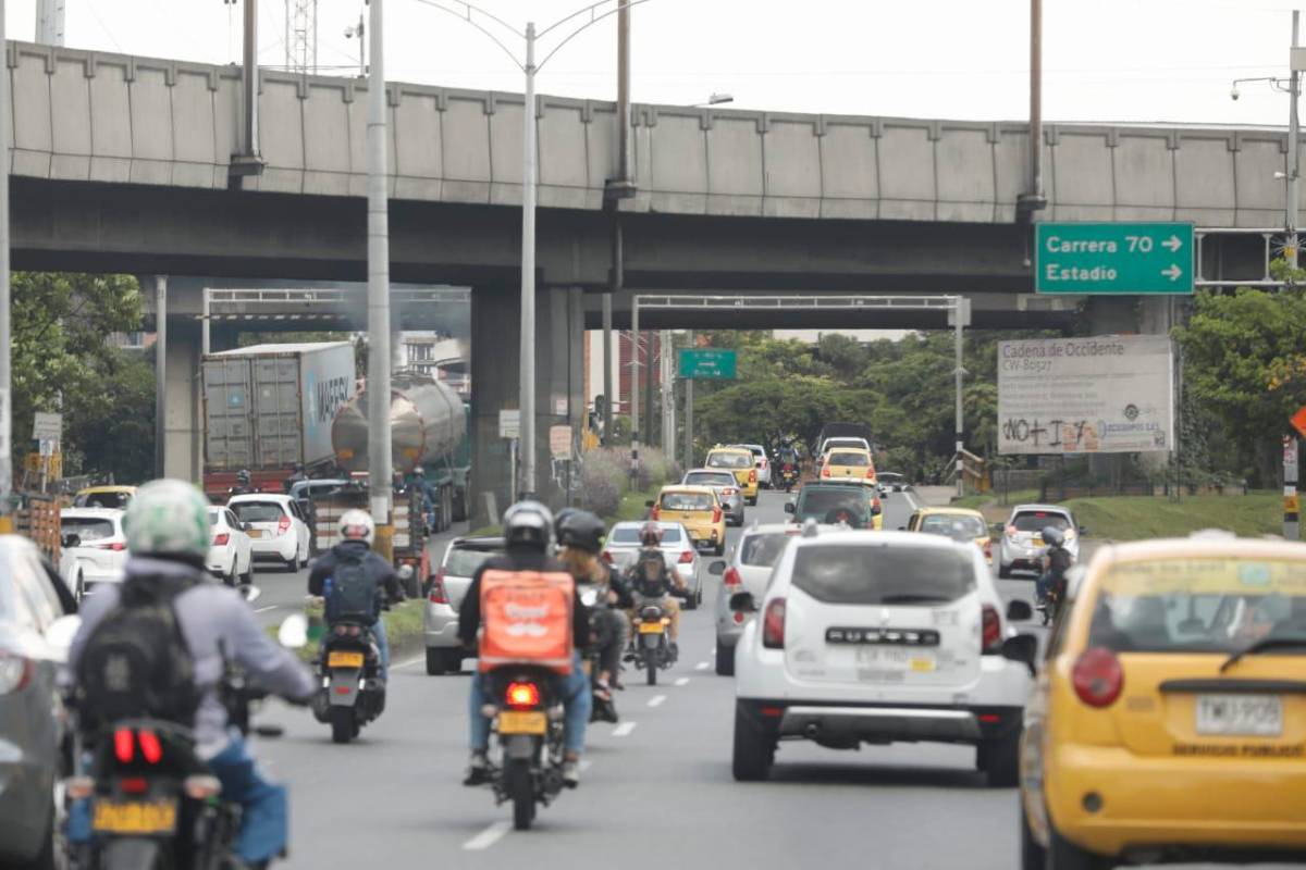Las calles y las avenidas estuvieron congestionadas como los sábados antes de las medidas. Foto: Camilo Suárez.