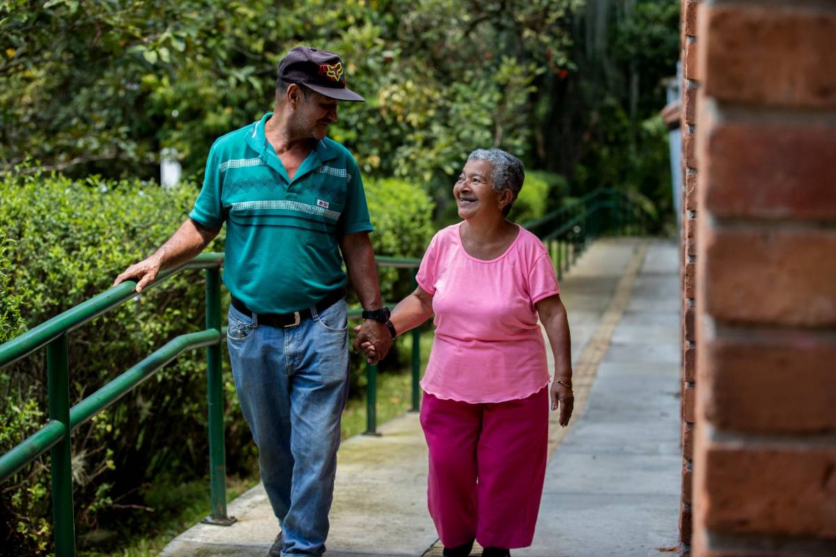 Desde que lo vio por primera vez, Berta, sintió el aleteo del amor rondar. “Ese día dije qué belleza de hombre, ¿será que es para mí?” Foto: Camilo Suárez.