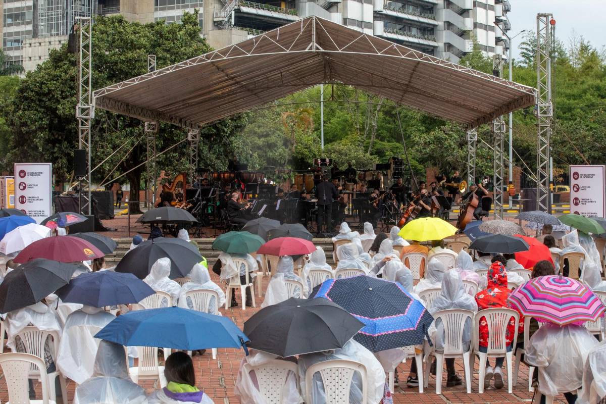 Con un aforo de 300 personas y cumpliendo con todas las medidas de bioseguridad, el Teatro Metropolitano vuelve con su programación. Foto: Edwin Bustamante