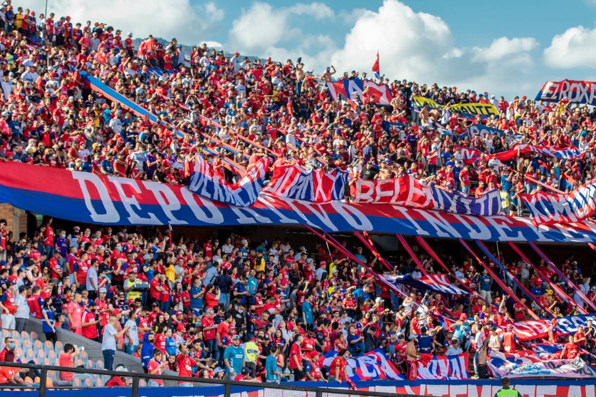 La hinchada disfruto del triunfo y se ilusiona con lo mostrado por el equipo la tarde de este domingo. Foto: Juan Antonio Sánchez Ocampo