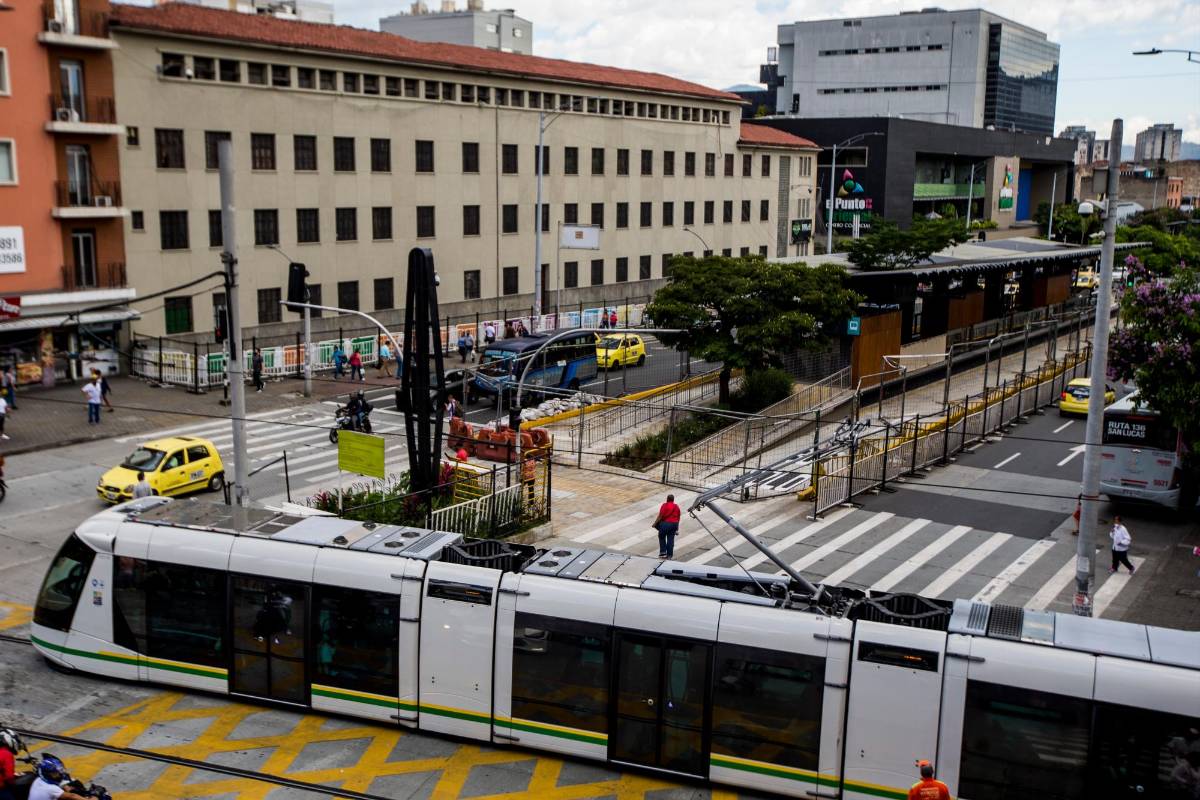 Cuando entre en funcionamiento, la estación de San José permitirá entre la linea dos del Metroplús y el tranvía de Ayacucho. FOTOS JULIO CÉSAR HERRERA. 