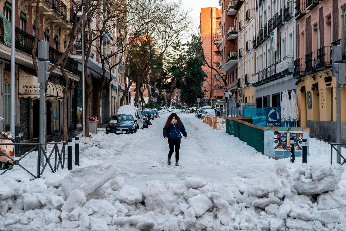 Después de fuertes nevadas en España, Madrid, la capital española, se ve sumida en el caos debido al hielo provocado por las bajas temperaturas. Foto : Getty