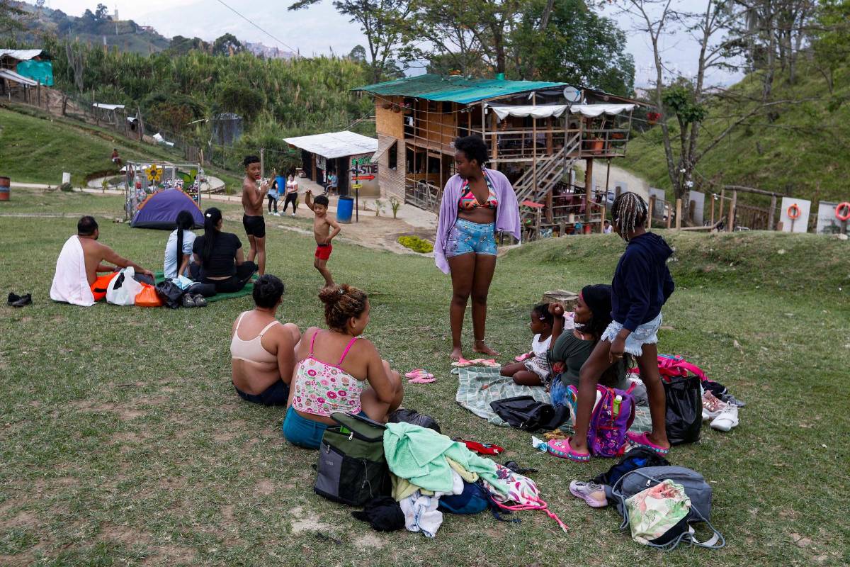 Las víctima piden que se tenga en cuenta su dolor y su esperanza de encontrar alguno de los cuerpos que les quitó la violencia. Foto: Manuel Saldarriaga Quintero.