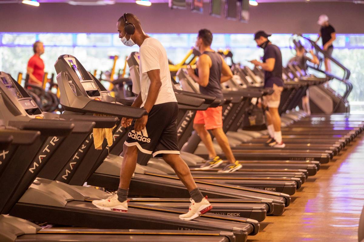Los gimnasio cuentan con servicio presencial y virtual. FOTO: Carlos Velázquez