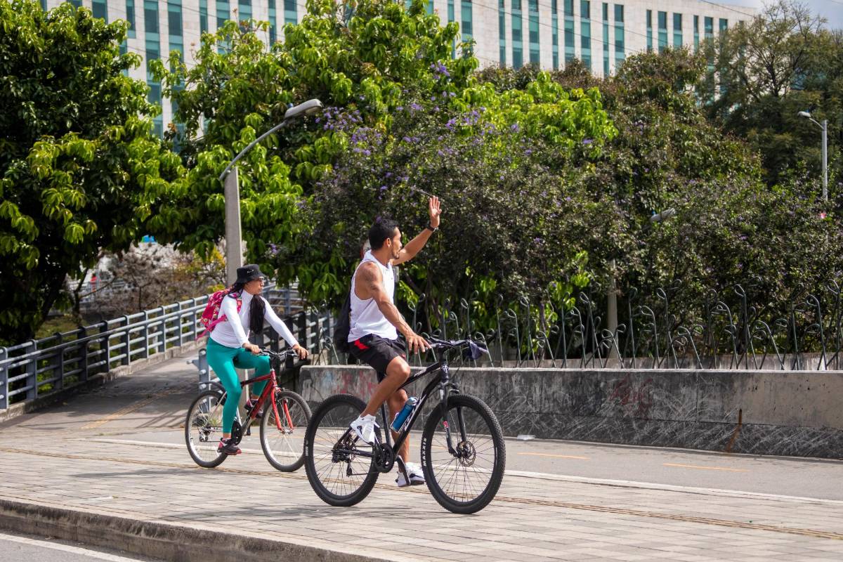 Algunos aprovecharon el día para hacer deporte a pesar de la medida. Foto Carlos Velásquez
