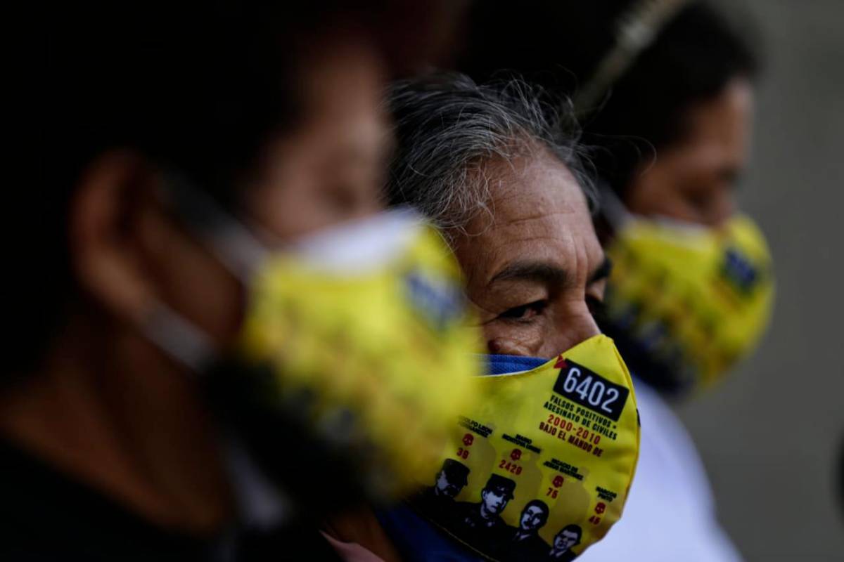 Con este acto las madres expresaron su apoyo a la Jurisdicción Especial de Paz (JEP) y exigieron respuestas sobre los responsables de las ejecuciones extrajudiciales. Foto Colprensa, Sergio Acero