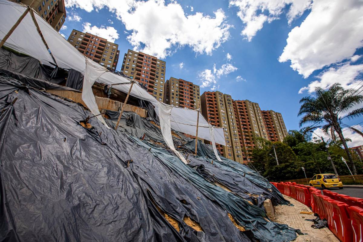 La constructora Covin S.A. alega que ha ejecutado monitoreos periódicos a las grietas presentadas en el talud que comprometería a estas torres, además de emitir un concepto de cero riesgo en la habitación de la unidad e instalar un inclinómetro para medir el comportamiento del deslizamiento principal. Reconoce, sin embargo, que no se ha entregado el diseño definitivo de las obras de estabilización Foto: Carlos Velásquez