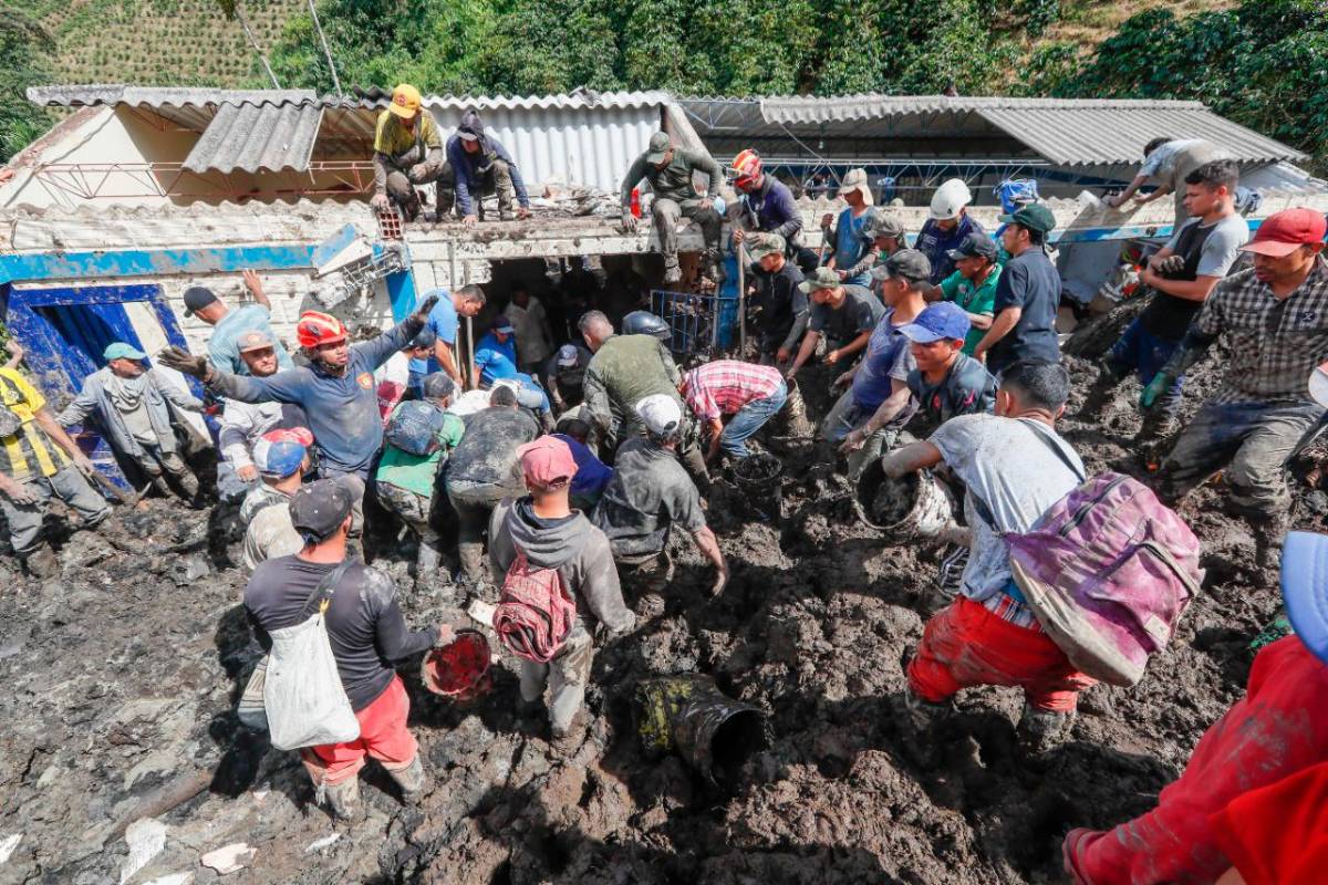 En la zona, según recapitularon las autoridades habían 22 niños, 17 salieron ilesos, dos heridos y tres perdieron la vida. Foto Manuel Saldarriaga