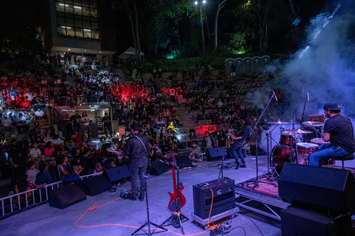 Para el ingreso a las presentaciones del festival se requiere presentar carné de vacunación. Foto: Edwin Bustamante